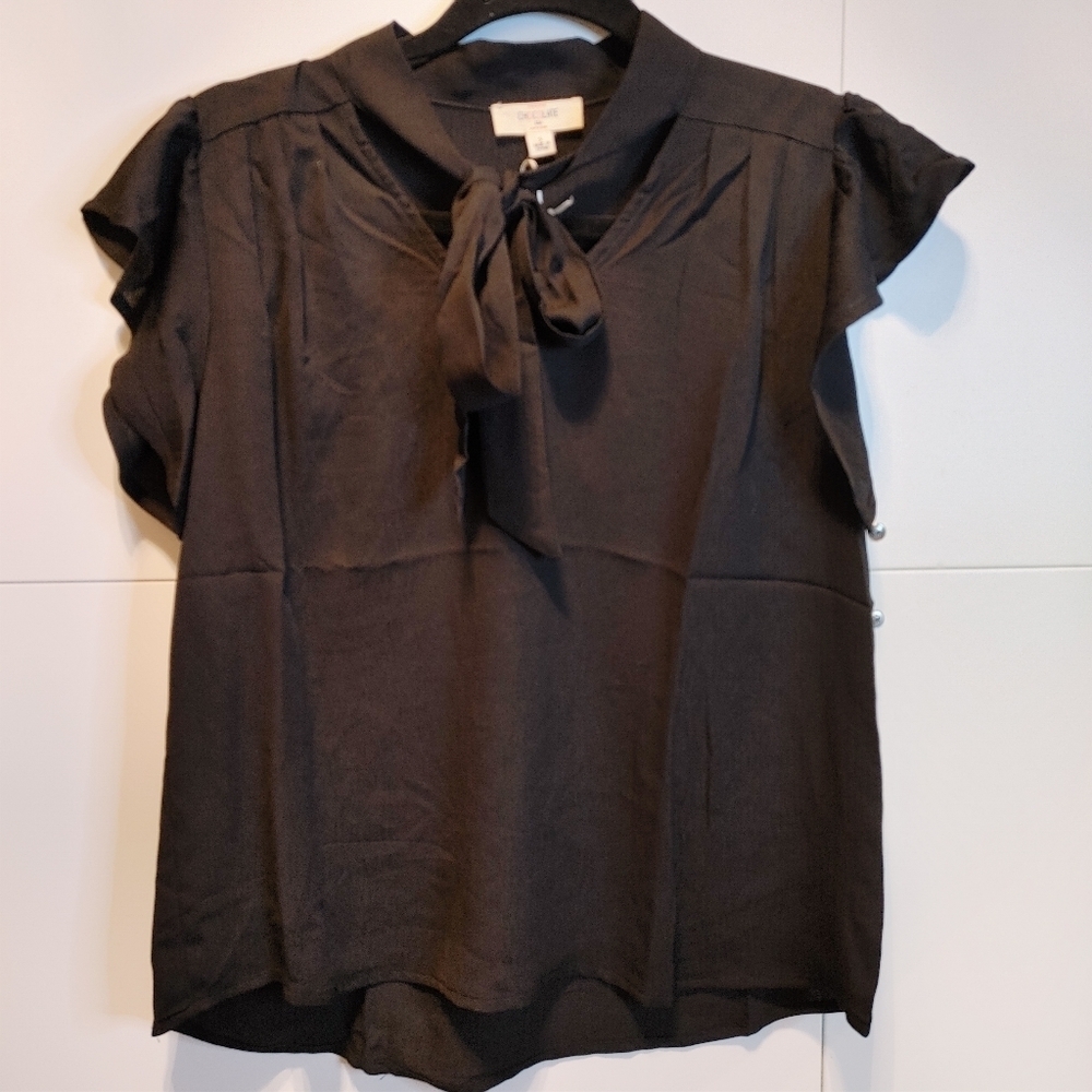 NWT Boutique Black Flutter Sleeve Tie Neck Blouse - Picture 8 of 10